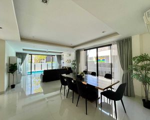 For Rent 5 Beds 一戸建て in Thalang, Phuket, Thailand