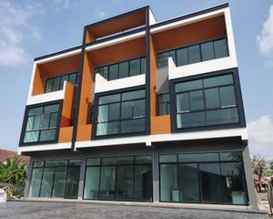 For Sale 4 Beds Office in Lam Luk Ka, Pathum Thani, Thailand