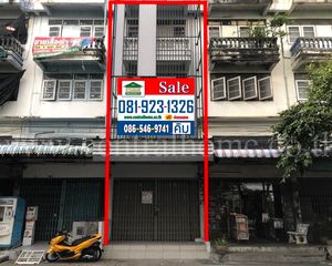 For Sale 3 Beds Retail Space in Phasi Charoen, Bangkok, Thailand