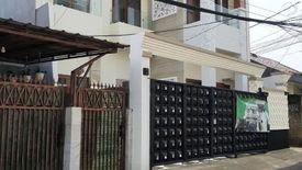 Rumah dijual dengan 4 kamar tidur di Jagakarsa, Jakarta