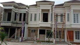 Townhouse dijual dengan 5 kamar tidur di Ciputat, Banten