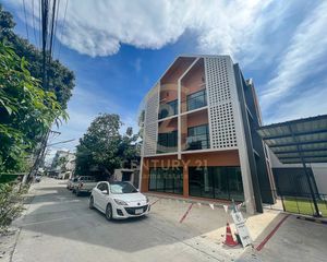 For Rent Retail Space 450 sqm in Mueang Chiang Mai, Chiang Mai, Thailand