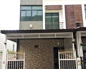 For Rent 3 Beds Townhouse in Bang Khae, Bangkok, Thailand