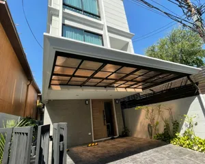 For Sale or Rent 3 Beds House in Watthana, Bangkok, Thailand