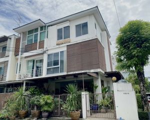 For Sale or Rent 3 Beds Townhouse in Yan Nawa, Bangkok, Thailand