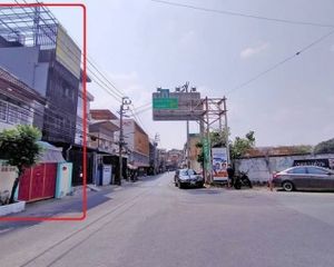 For Sale or Rent Retail Space 210 sqm in Phra Khanong, Bangkok, Thailand