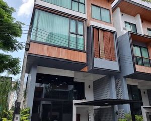 For Sale or Rent 2 Beds Townhouse in Mueang Chiang Mai, Chiang Mai, Thailand