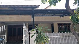 Rumah disewa dengan 5 kamar tidur di Kali Rungkut, Jawa Timur