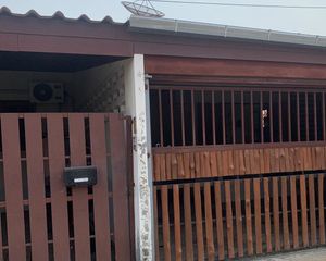 For Sale 2 Beds Townhouse in Mueang Phichit, Phichit, Thailand