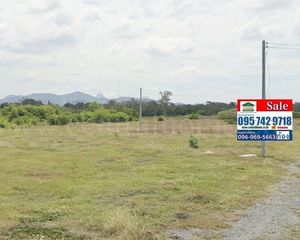 For Sale Land 2,656 sqm in Mueang Lop Buri, Lopburi, Thailand