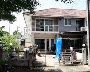 For Sale Townhouse 108 sqm in Si Maha Phot, Prachin Buri, Thailand