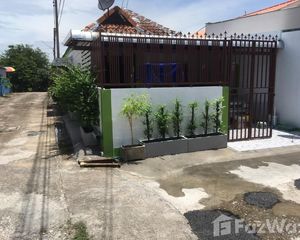 For Sale 2 Beds Townhouse in Mueang Chai Nat, Chainat, Thailand