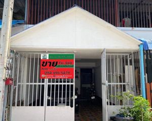 For Sale 2 Beds Townhouse in Mueang Chachoengsao, Chachoengsao, Thailand