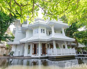 For Rent 4 Beds House in Dusit, Bangkok, Thailand