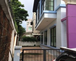 For Sale 3 Beds Townhouse in Lat Phrao, Bangkok, Thailand