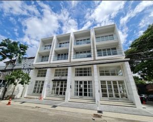 For Rent Retail Space 217 sqm in Mueang Chiang Mai, Chiang Mai, Thailand