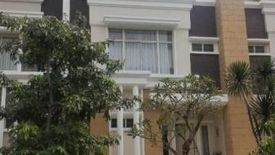 Townhouse dijual dengan 6 kamar tidur di Cihuni, Banten