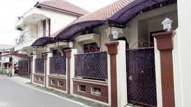 Rumah disewa dengan 4 kamar tidur di Mangkubumen, Jawa Tengah