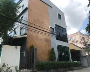 For Sale 3 Beds Office in Lak Si, Bangkok, Thailand