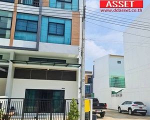 For Rent 3 Beds Townhouse in Min Buri, Bangkok, Thailand