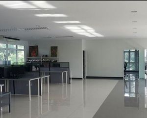 For Sale or Rent Office 720 sqm in Saphan Sung, Bangkok, Thailand