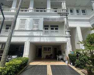 For Sale 3 Beds Townhouse in Sattahip, Chonburi, Thailand