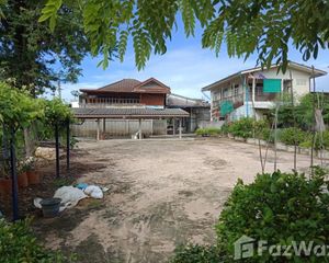For Sale 4 Beds House in Mueang Uthai Thani, Uthai Thani, Thailand