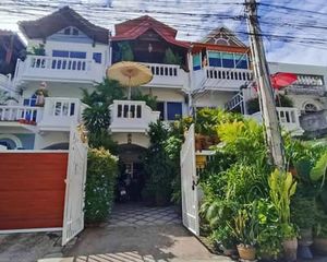 For Sale 3 Beds Townhouse in Bang Lamung, Chonburi, Thailand
