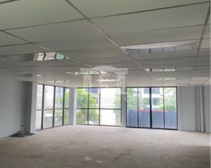 For Sale Office 440 sqm in Don Mueang, Bangkok, Thailand