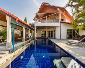 For Rent 5 Beds Condo in Mueang Phuket, Phuket, Thailand