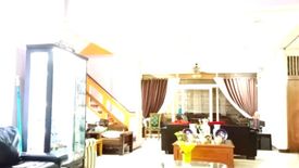 Rumah disewa dengan 7 kamar tidur di Duren Sawit, Jakarta