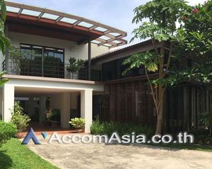 For Sale 5 Beds House in Khlong Toei, Bangkok, Thailand