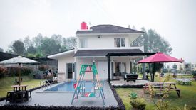 Villa disewa dengan 4 kamar tidur di Cibeureum, Jawa Barat