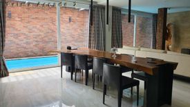 Rumah dijual dengan 7 kamar tidur di Pondok Aren, Banten