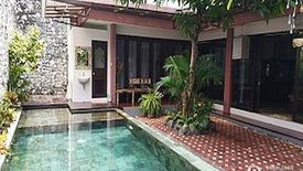 Villa dijual dengan 4 kamar tidur di Dangin Puri Klod, Bali