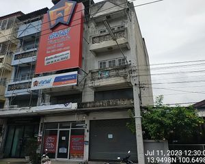 For Sale Office 104 sqm in Lam Luk Ka, Pathum Thani, Thailand