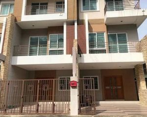 For Rent 6 Beds Townhouse in Thung Khru, Bangkok, Thailand