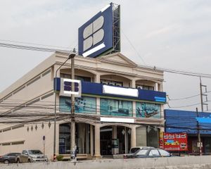 For Sale Office 2,200 sqm in Mueang Chiang Mai, Chiang Mai, Thailand