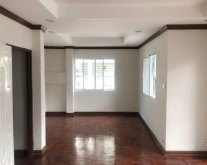 For Sale 5 Beds Office in Khlong Toei, Bangkok, Thailand