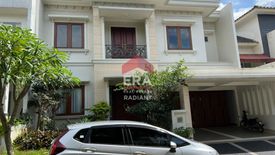 Rumah dijual dengan 4 kamar tidur di Pondok Aren, Banten