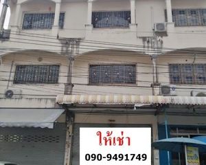 For Rent 3 Beds Townhouse in Nong Khaem, Bangkok, Thailand