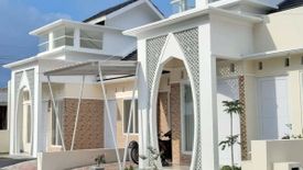 Rumah dijual dengan 2 kamar tidur di Mangli, Jawa Timur