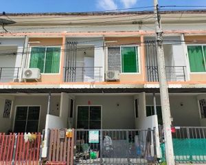 For Sale 3 Beds Townhouse in Pluak Daeng, Rayong, Thailand