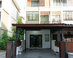 For Sale or Rent 3 Beds Townhouse in Bang Khae, Bangkok, Thailand