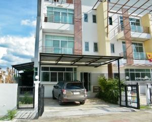 For Rent 3 Beds Townhouse in Mueang Nakhon Ratchasima, Nakhon Ratchasima, Thailand