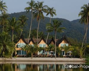 For Sale Hotel 1,400 sqm in Ko Chang, Trat, Thailand