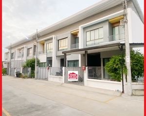 For Sale 3 Beds Townhouse in Bang Khae, Bangkok, Thailand