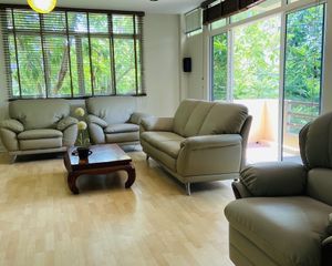 For Rent 5 Beds Townhouse in Khlong Toei, Bangkok, Thailand