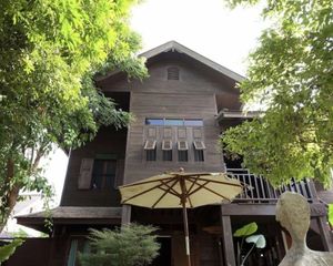 For Rent 8 Beds House in Mueang Chiang Mai, Chiang Mai, Thailand