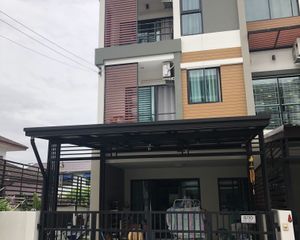 For Sale 4 Beds Townhouse in Bang Khae, Bangkok, Thailand